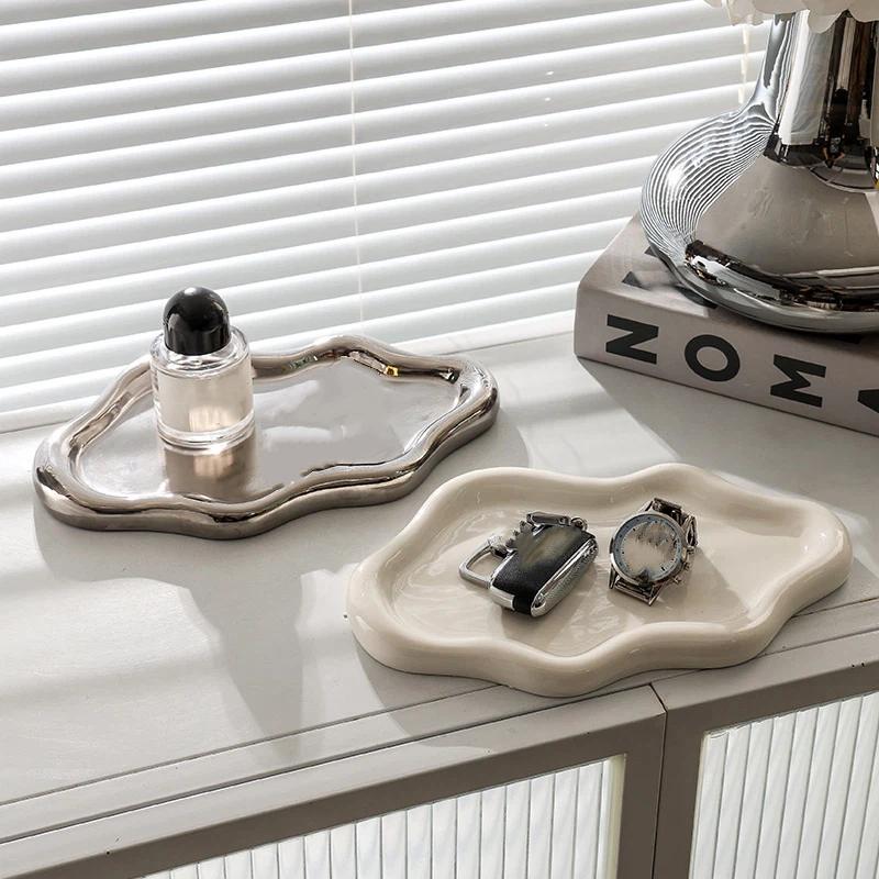 Eenvoudige sieradenschaal met  - Jewelry Making Desk recensie en prijs