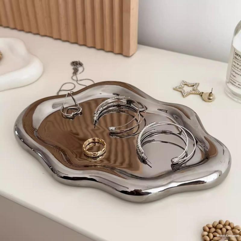 Eenvoudige sieradenschaal met  - Jewelry Making Desk recensie en prijs