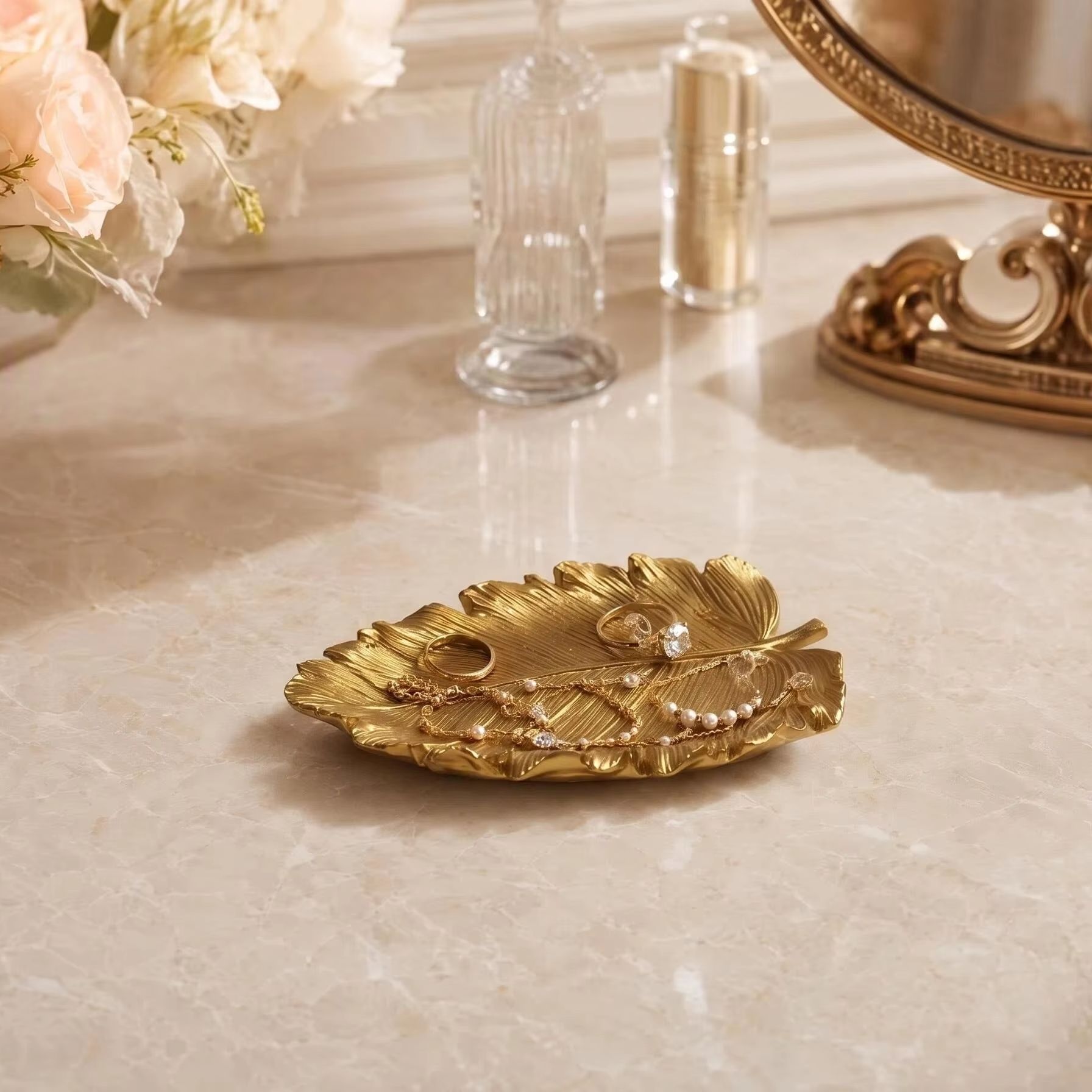 Licht luxe opbergbakje met gou - Jewelry Making Desk recensie en prijs